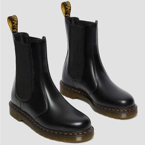 NWT DR MARTENS 2976 Hi Smooth Leather Chelsea Boots!